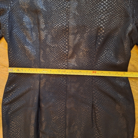 Jones New York tailored Black Snakeskin Midi Dress sz 10 - Picture 12 of 15
